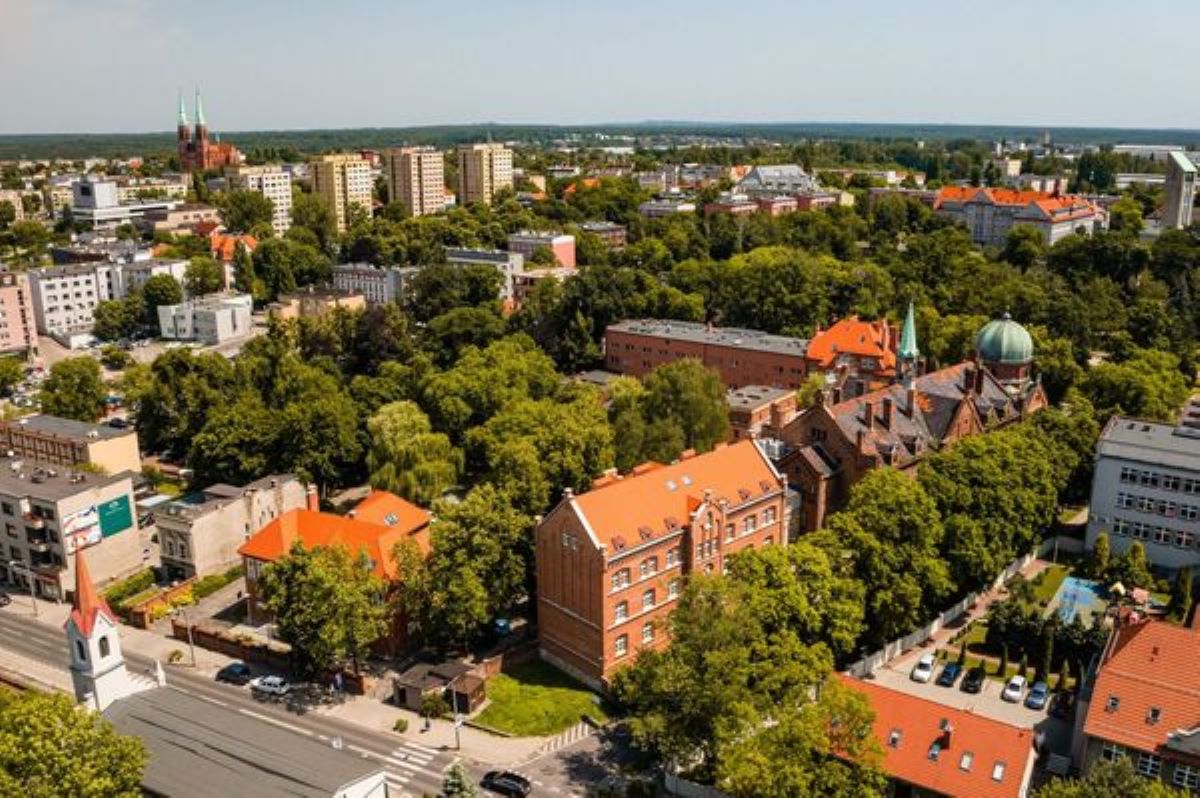 Rybnickie plenery w filmie „Rzeczy niezbędne” – pełnometrażowy debiut Kamili Tarabury