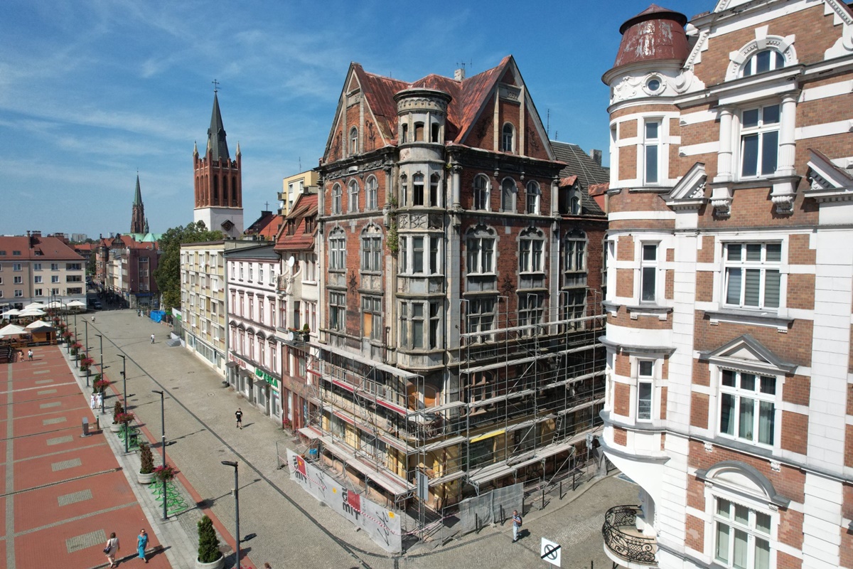 Odnowienie zabytkowej kamienicy przy ul. Podgórnej 18 – rusza remont elewacji