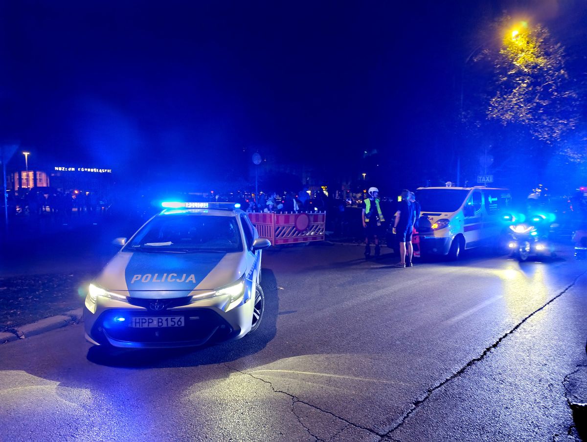Wieczór na rolkach w Bytomiu – Policjanci dbali o bezpieczeństwo Festiwalu