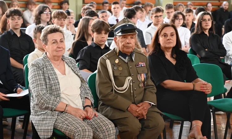 Prezes Związku Kombatantów gościem specjalnym na rozpoczęciu roku szkolnego!