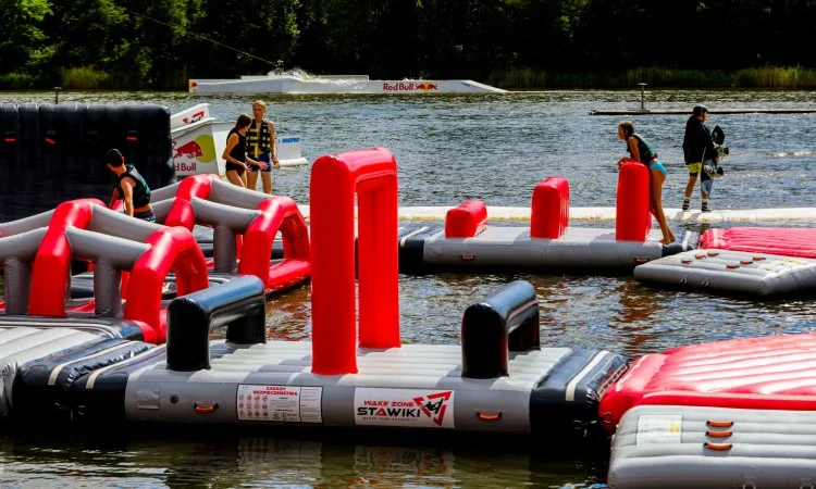 Aquator na Wake Zone Stawiki do końca września bezpłatny dla dzieciaków