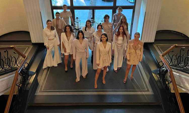 Uczennice Technikum nr 7 uświetniły Inaugurację Roku Akademickiego na UTW