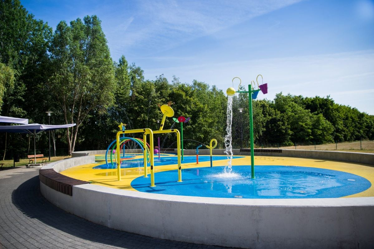 Zabawa w słońcu – Dwa wodne place zabaw w Katowicach czynne do 8 września