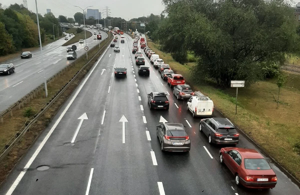 Katowice w objęciach korków: Rozbiórka wiaduktów i zmiany w ruchu