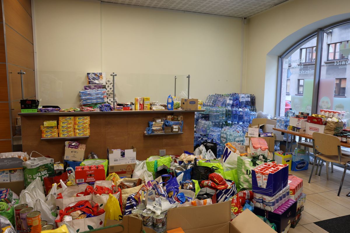 Mieszkańcy Katowic w akcji pomocy dla powodzian – uruchomiono nowe punkty zbiórki