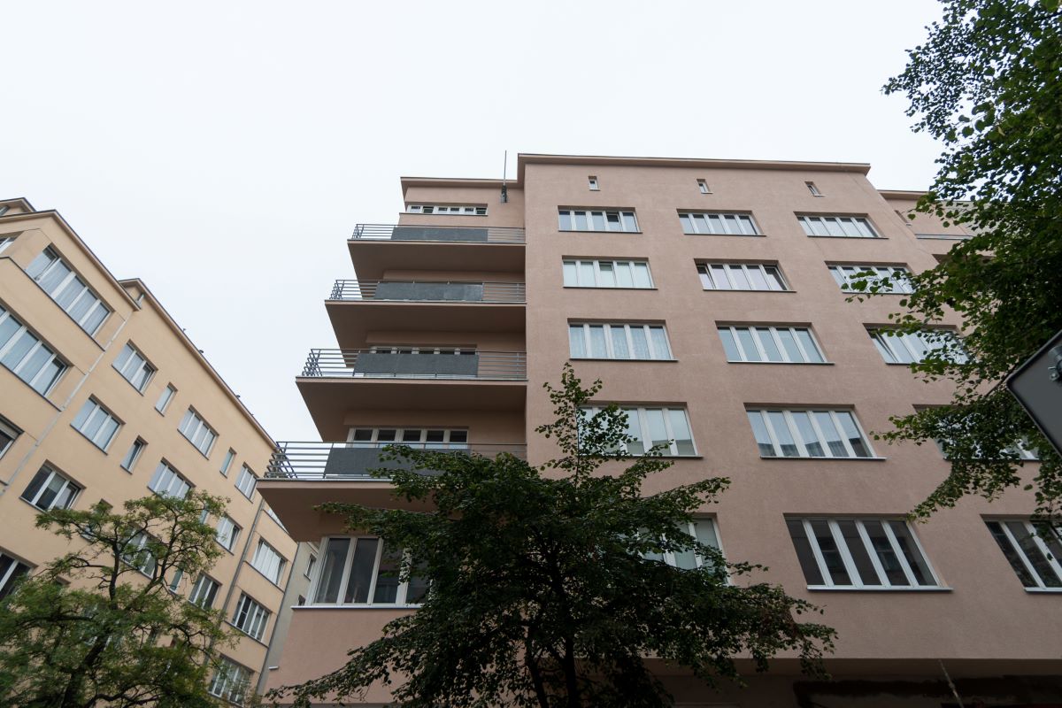 Zabytkowe kamienice w centrum Katowic odzyskują dawny blask