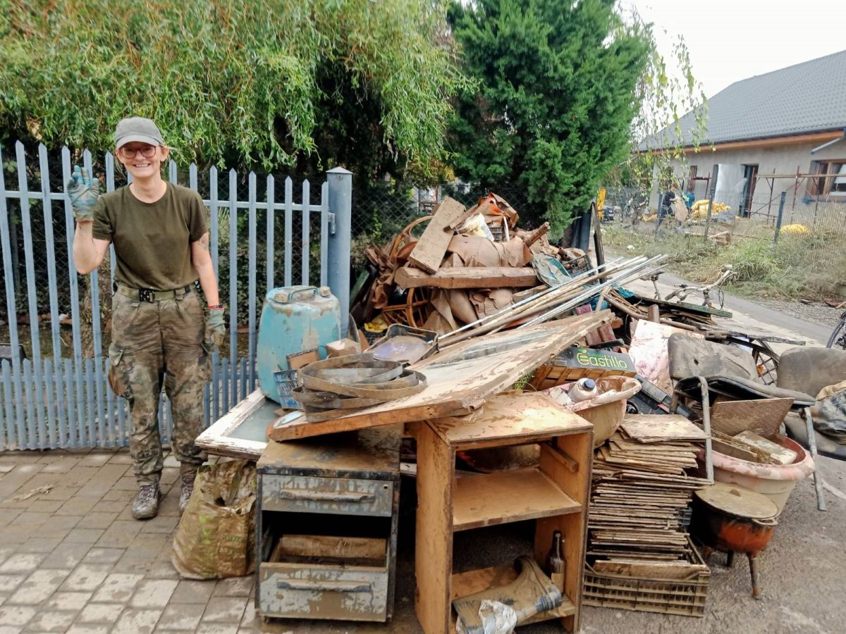 Żołnierze 13 Śląskiej Brygady Obrony Terytorialnej w akcji pomocy powodzianom