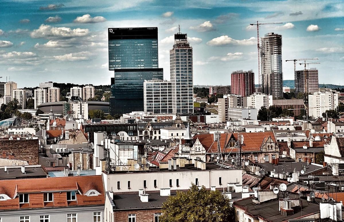 Projekt „Pokonać bezdomność” w Katowicach – streetworkerzy na pierwszej linii pomocy