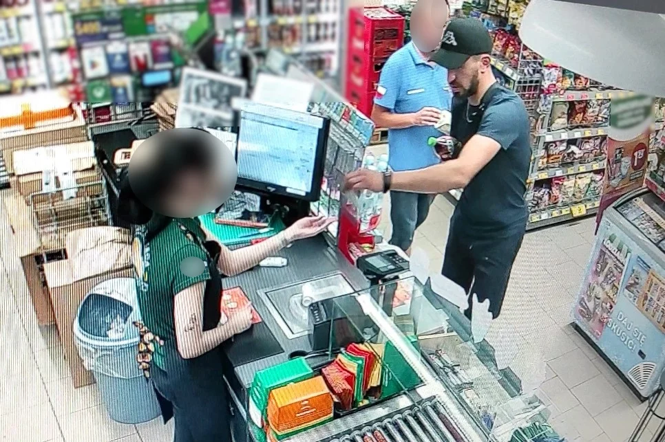 Katowicka policja poszukuje podejrzanego o kradzież Peugeot 206 – rozpoznajesz go?