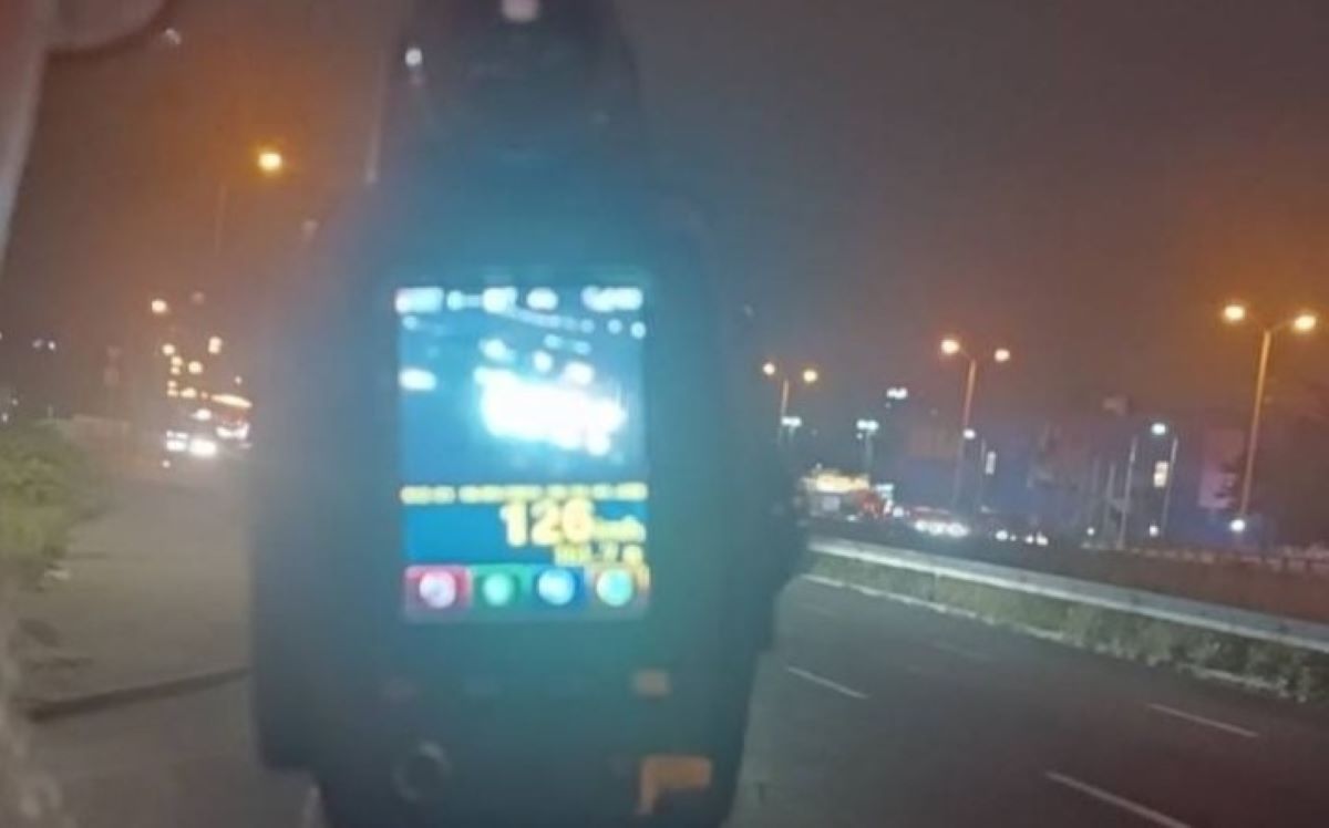 Pirat drogowy zatrzymany – kierowca mercedesa jechał 126 km/h w terenie zabudowanym