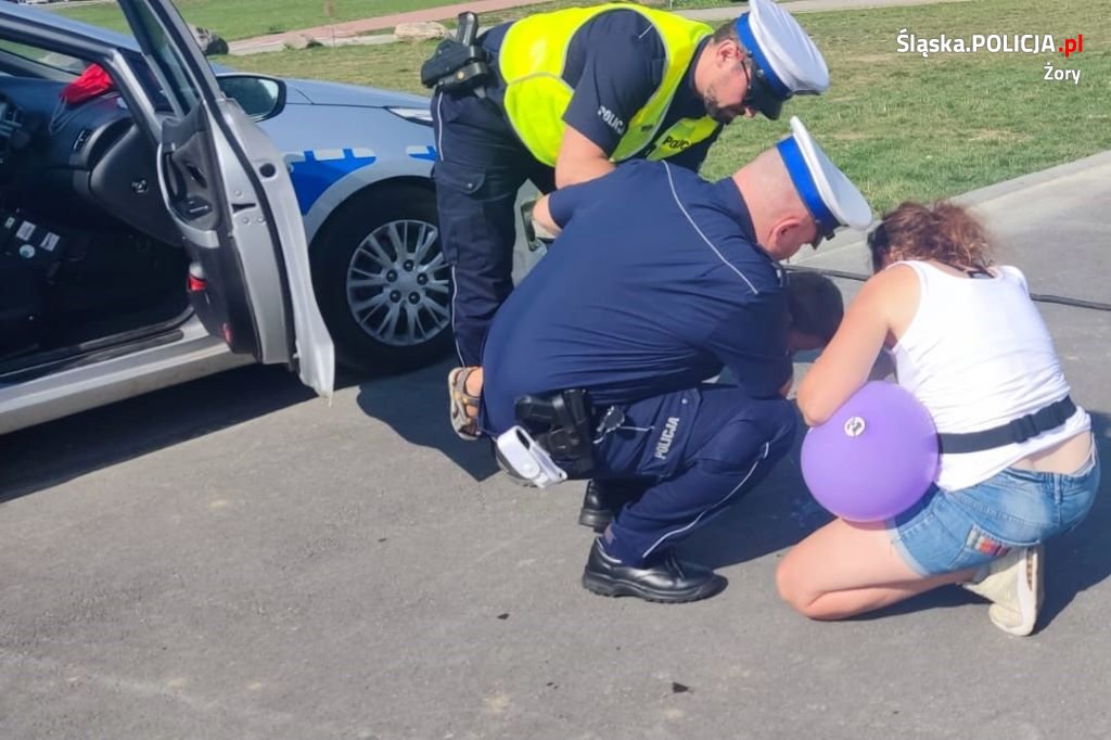 Bohaterska interwencja policjantów na Żorskim Dniu Rodziny. Uratowali chłopca!