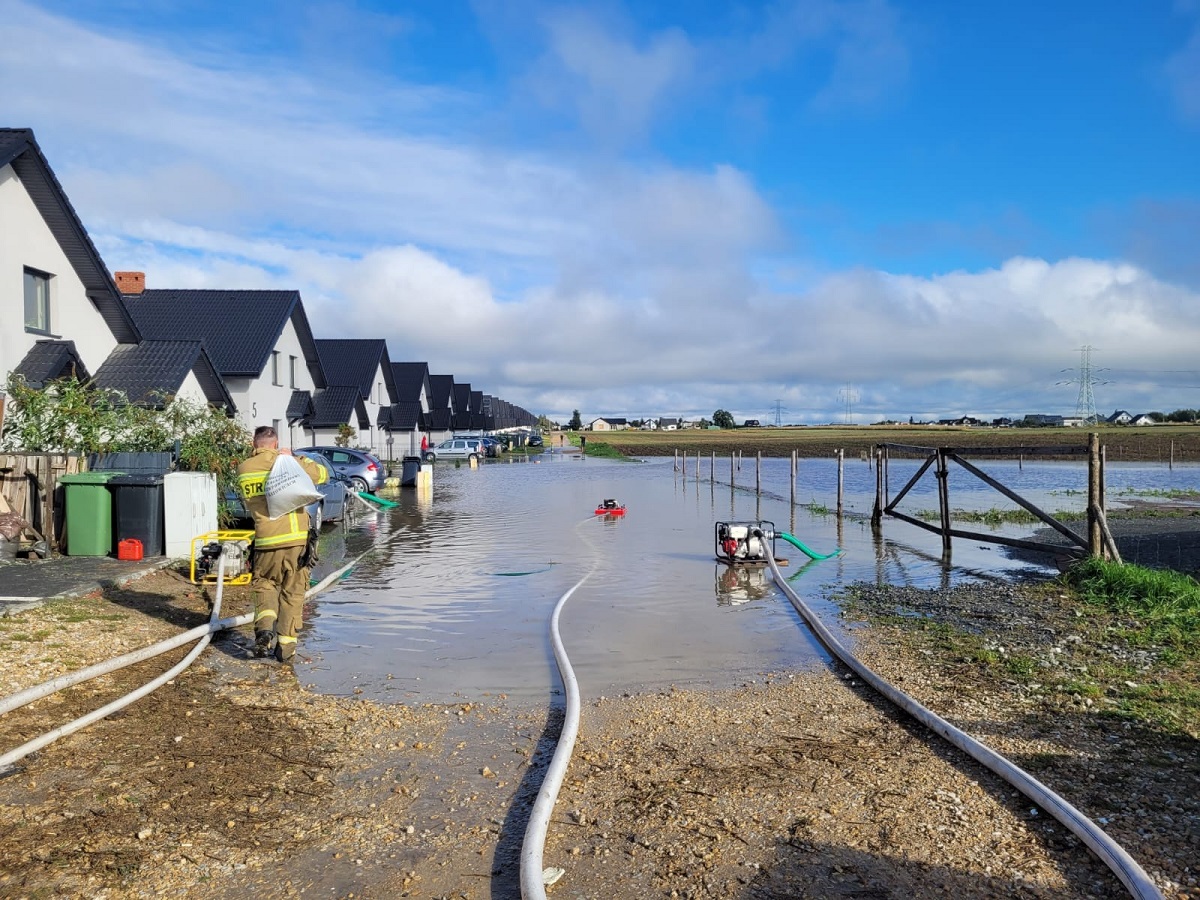 Ekstremalne opady w Żorach. Ponad 100 interwencji straży pożarnej [FOTO]