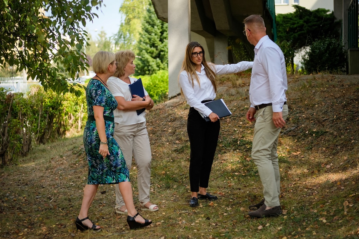 Władze Chorzowa kontrolują stan szkół – ocena budynków, wyposażenia i infrastruktury