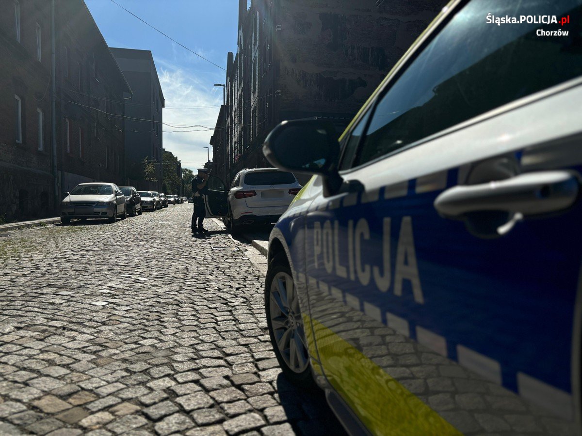 Chorzowska drogówka w akcji „Bezpieczny pieszy” – troska o pieszych i edukacja kierowców