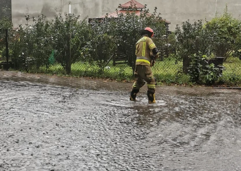Zabrze zmagało się z intensywnymi opadami i wiatrami. PSP interweniowało już 26 razy!