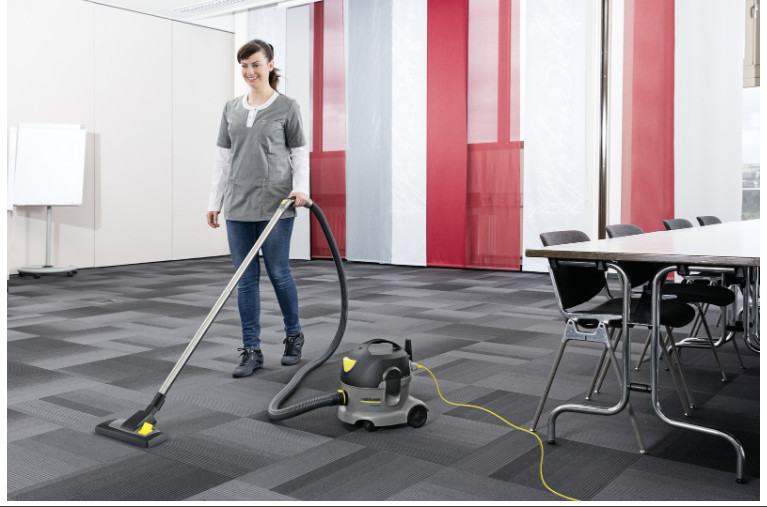 5 błędów, które popełniasz podczas użytkowania odkurzacza przemysłowego – Jak ich uniknąć?