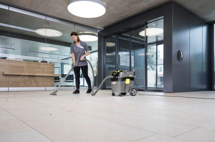 5 błędów, które popełniasz podczas użytkowania odkurzacza przemysłowego – Jak ich uniknąć?