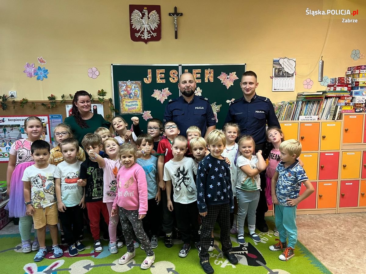 Zabrzańscy dzielnicowi w akcji. Bezpieczeństwo dzieci na pierwszym miejscu