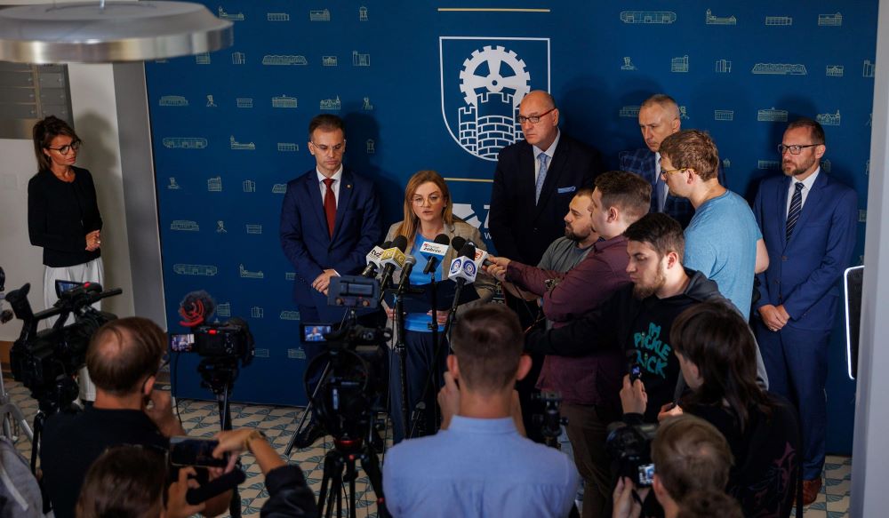 Urząd Miasta zwolnił niemal 100 urzędników. To efekt oszczędności