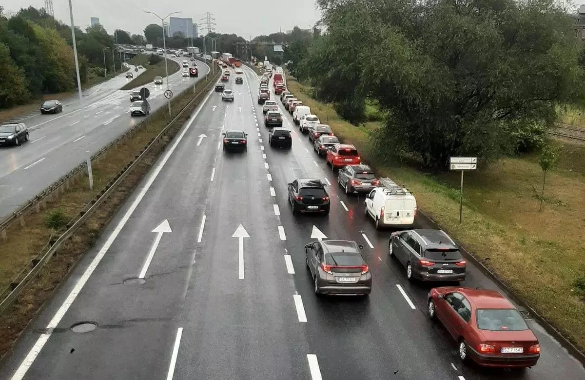 Katowice w objęciach korków: Rozbiórka wiaduktów i zmiany w ruchu