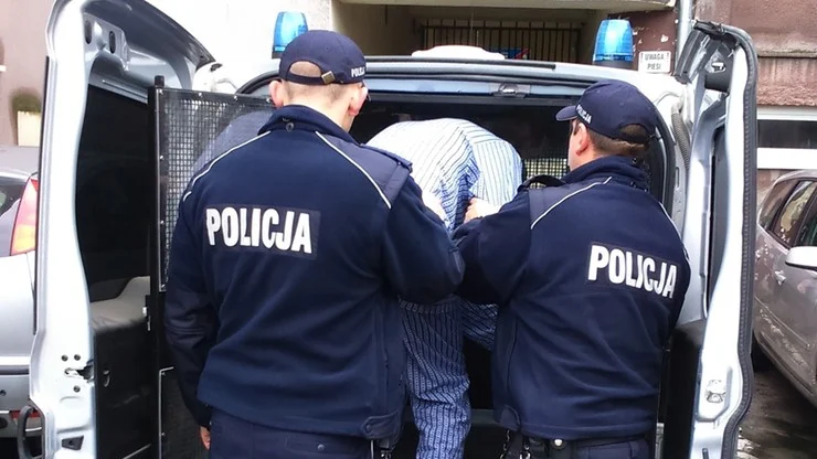 Z wózkiem pełnym zakupów i czekoladą na wynos. Sprawcy kradzieży są już w rękach policji