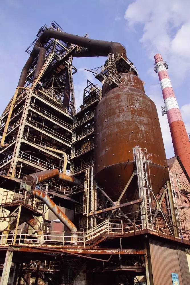 Pięć firm walczy o adaptację Wielkiego Pieca Huty „Pokój”