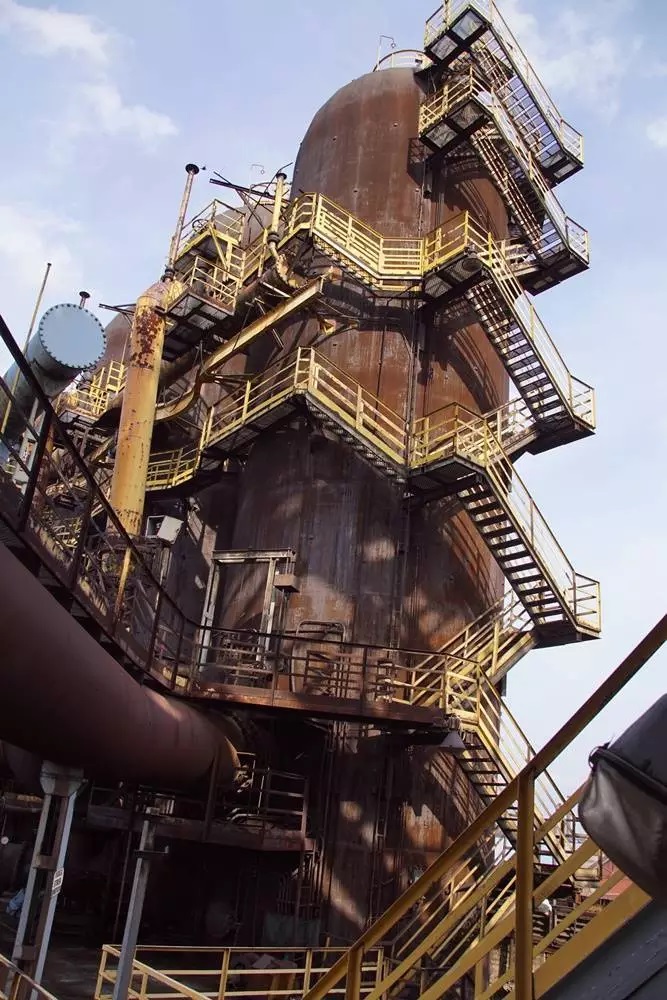 Pięć firm walczy o adaptację Wielkiego Pieca Huty „Pokój”