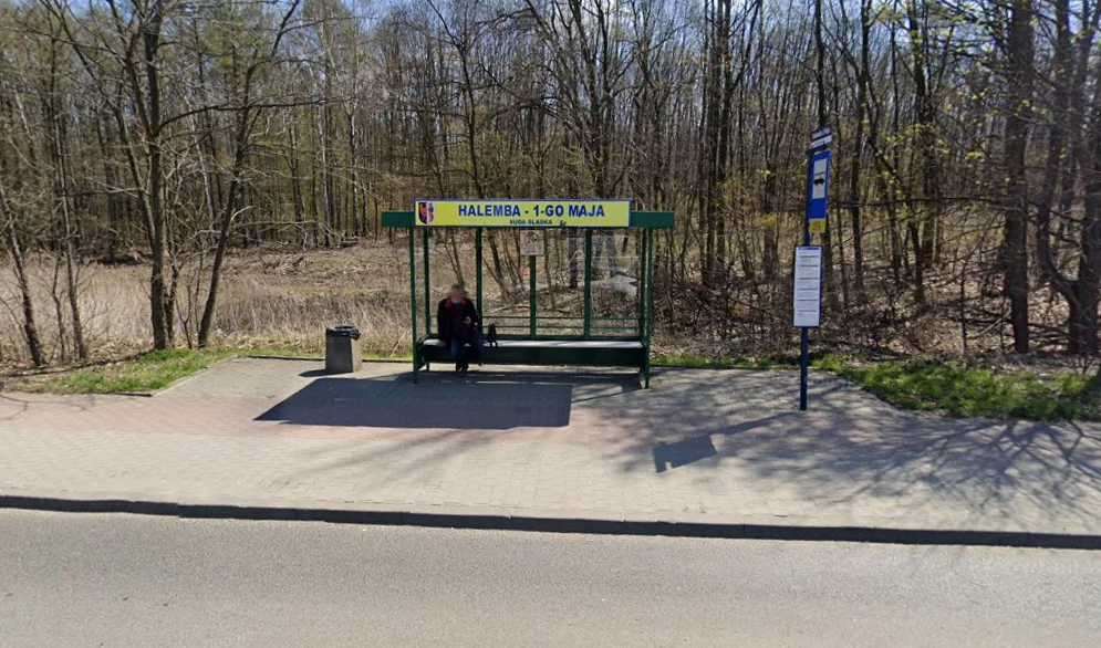 Gdzie podziała się wiata z przystanku "Halemba - 1-go Maja"?