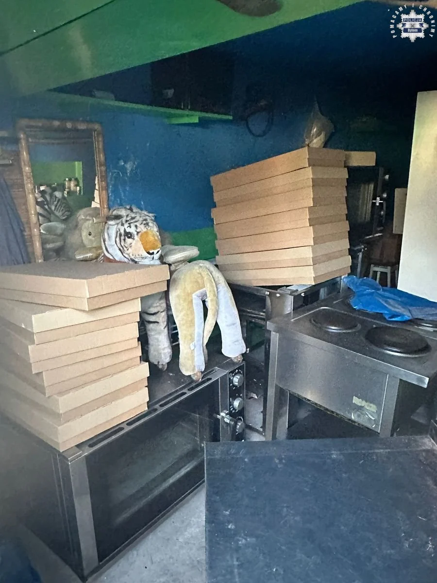 Niecodzienny transport w Rudzie Śląskiej! Karawanem przewozili nielegalne papierosy