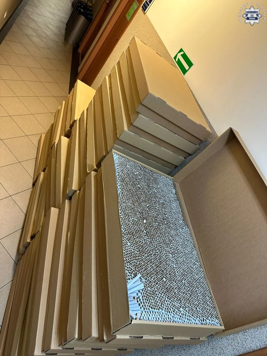 Niecodzienny transport w Rudzie Śląskiej! Karawanem przewozili nielegalne papierosy