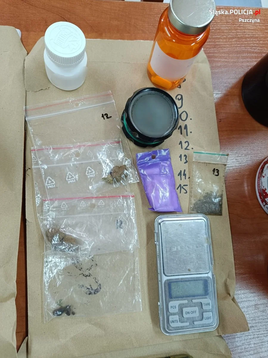 Pszczyńscy policjanci i kontrterroryści rozbili siatkę dilerów! 3 kg narkotyków zabezpieczone [FOTO]