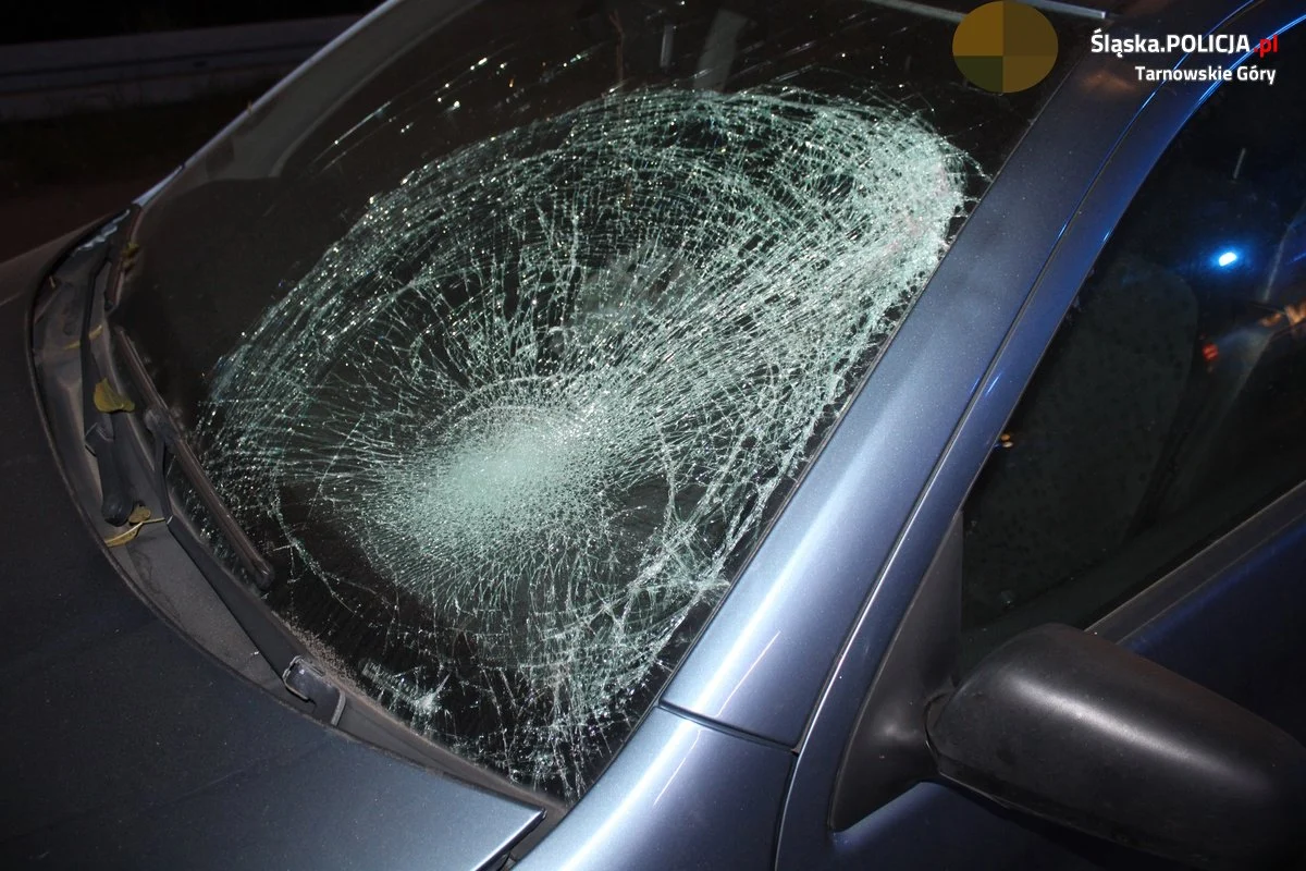 Tragiczny wypadek na DK78 – pieszy potrącony w Tarnowskich Górach