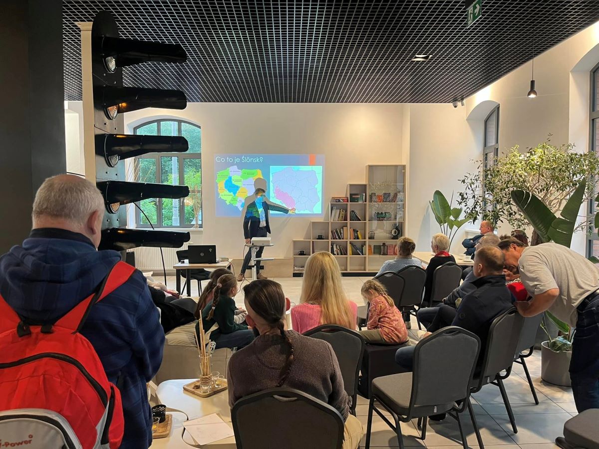 Podczas spotkania w Stacji Kultury mieszkańcy poznawali tradycje i kulturę śląską