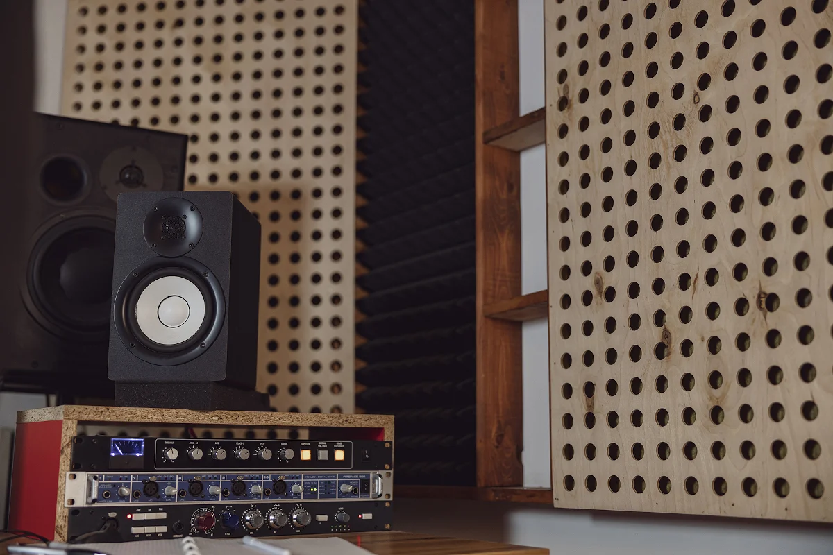 Wybór sprzętu audio do salonu