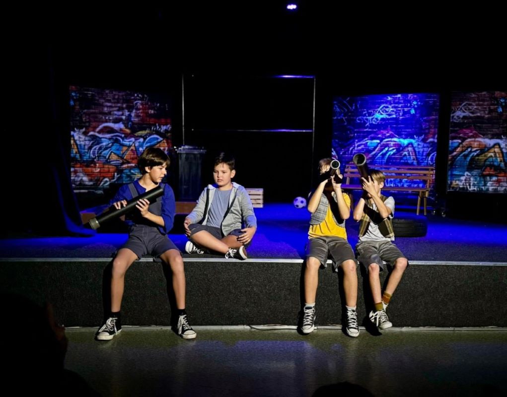 Teatr Szydełko triumfuje na festiwalu "Dziatwa" z nagrodą główną!