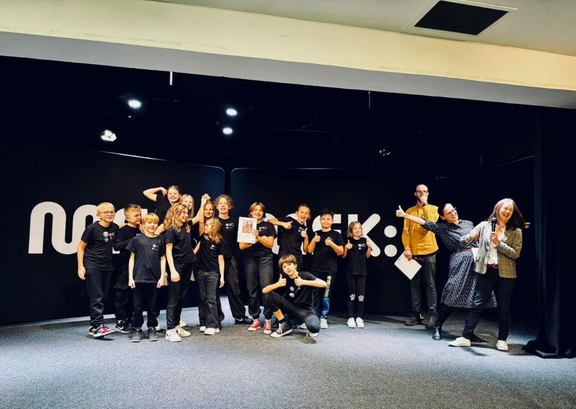 Teatr Szydełko triumfuje na festiwalu "Dziatwa" z nagrodą główną!