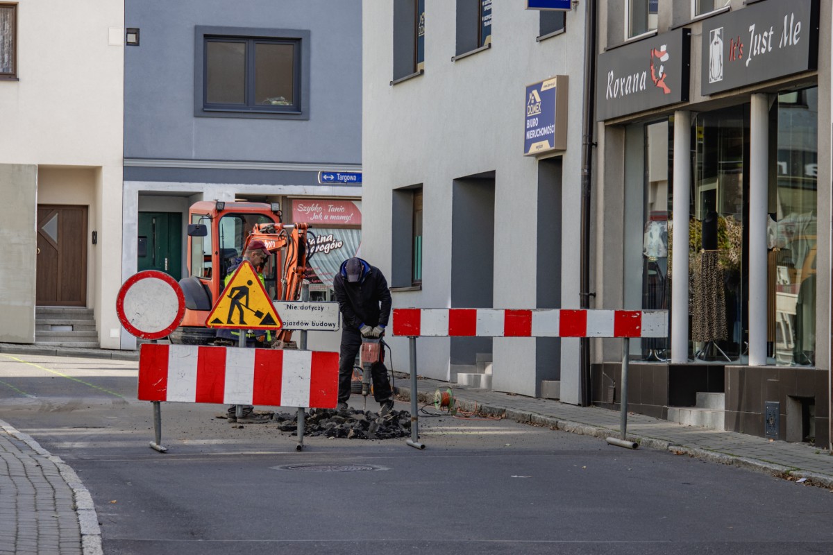 Utrudnienia drogowe w Wodzisławiu: zamknięcie skrzyżowania trwa dłużej!