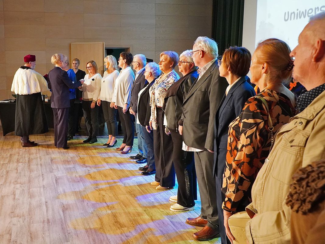 Pasja, wiedza i relacje – Siemianowicki Uniwersytet Trzeciego Wieku otwiera swoje drzwi 6