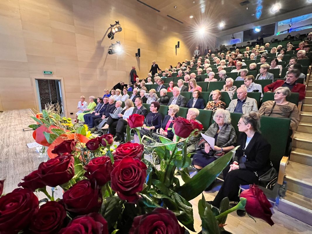 Pasja, wiedza i relacje – Siemianowicki Uniwersytet Trzeciego Wieku otwiera swoje drzwi 8