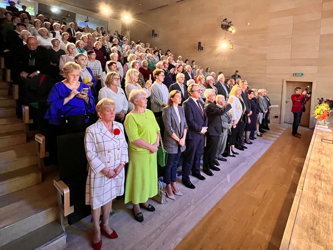 Pasja, wiedza i relacje – Siemianowicki Uniwersytet Trzeciego Wieku otwiera swoje drzwi 9