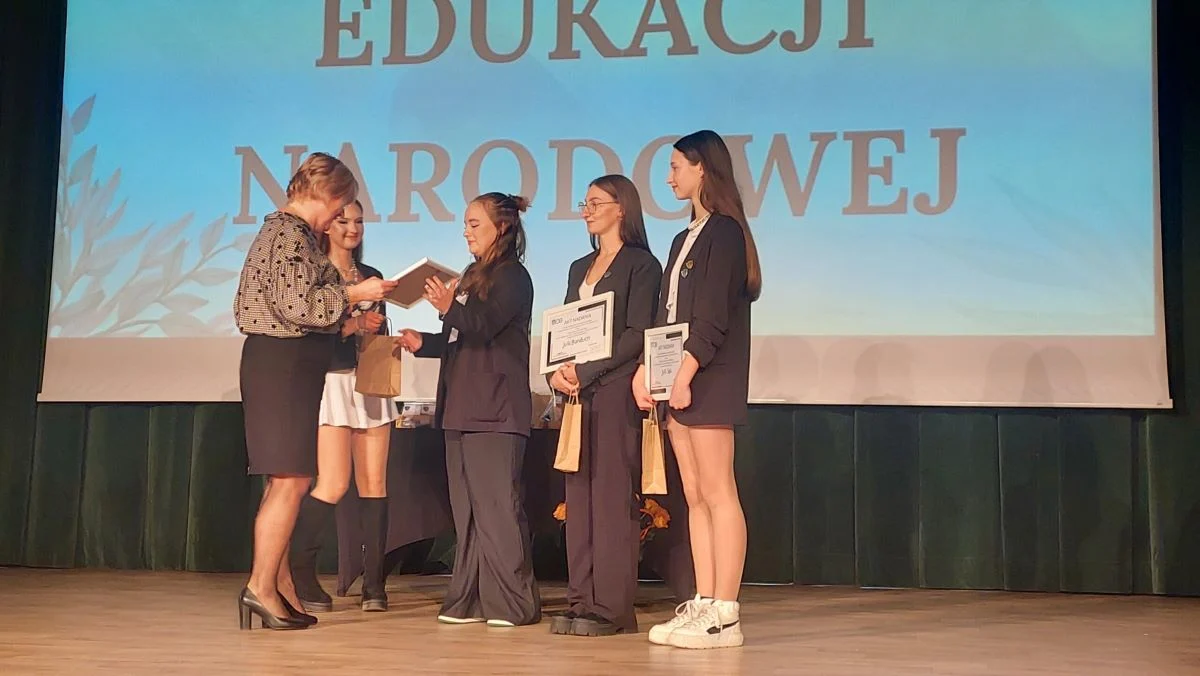 FOTOŚ świętuje 15. urodziny – wyjątkowa wystawa w Parku Tradycji!