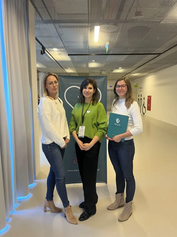 „Poczuj, żeby zrozumieć” – konferencja, która zmienia spojrzenie na życie seniorów