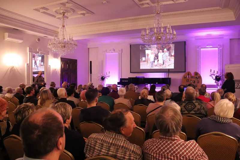 10 lat sztuki i pasji: jubileusz grupy artystycznej „Laura”