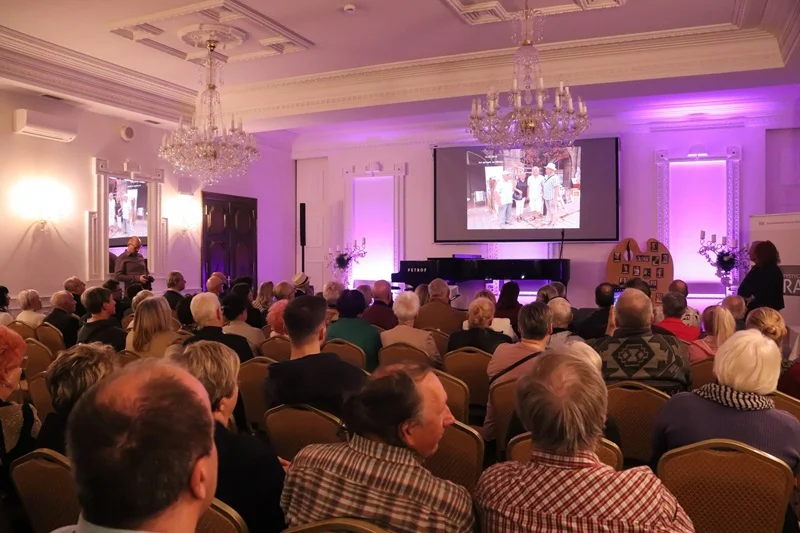 10 lat sztuki i pasji: jubileusz grupy artystycznej „Laura”