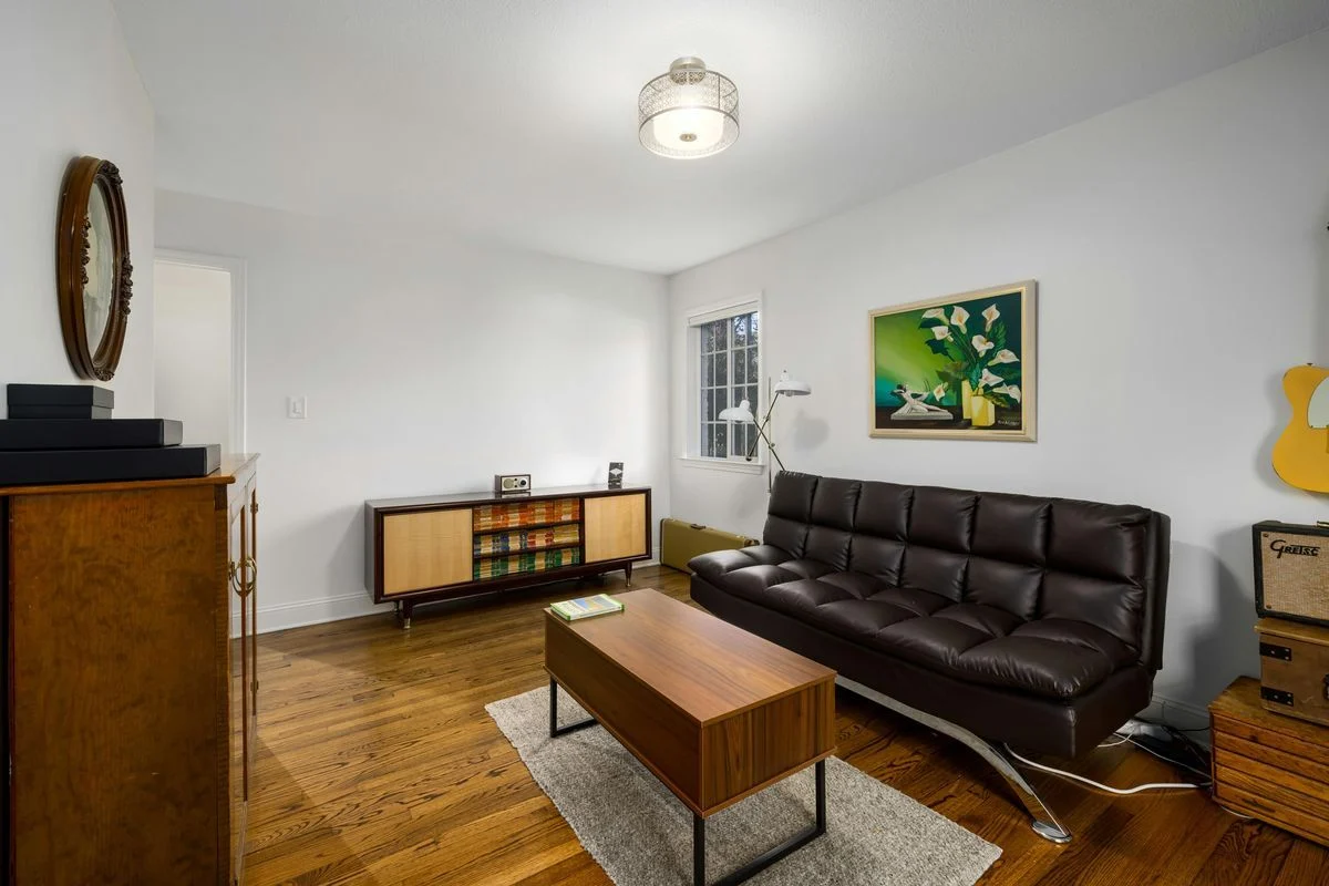 Kanapy z funkcją spania i pojemnikiem? Sprytne rozwiązanie dla małych mieszkań!