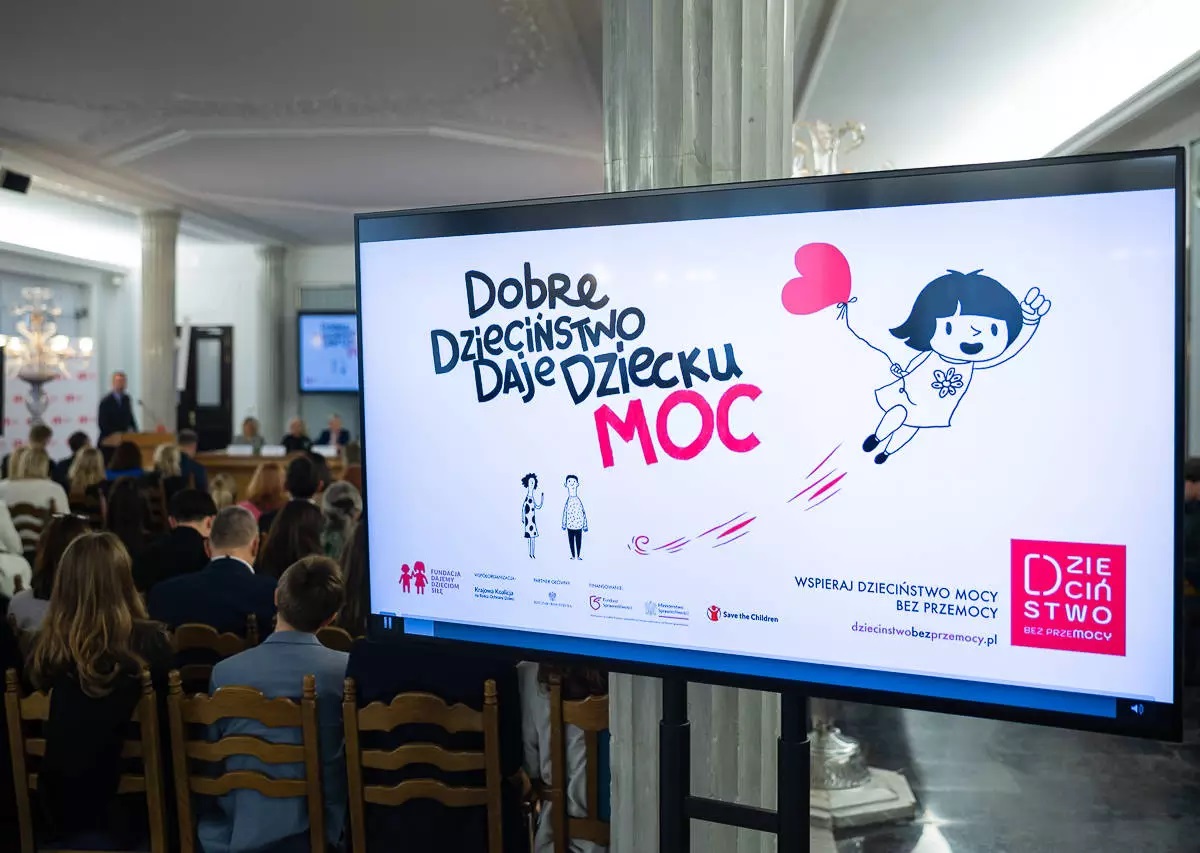 Dzieciństwo bez przemocy: tyscy policjanci włączają się w ogólnopolską kampanię