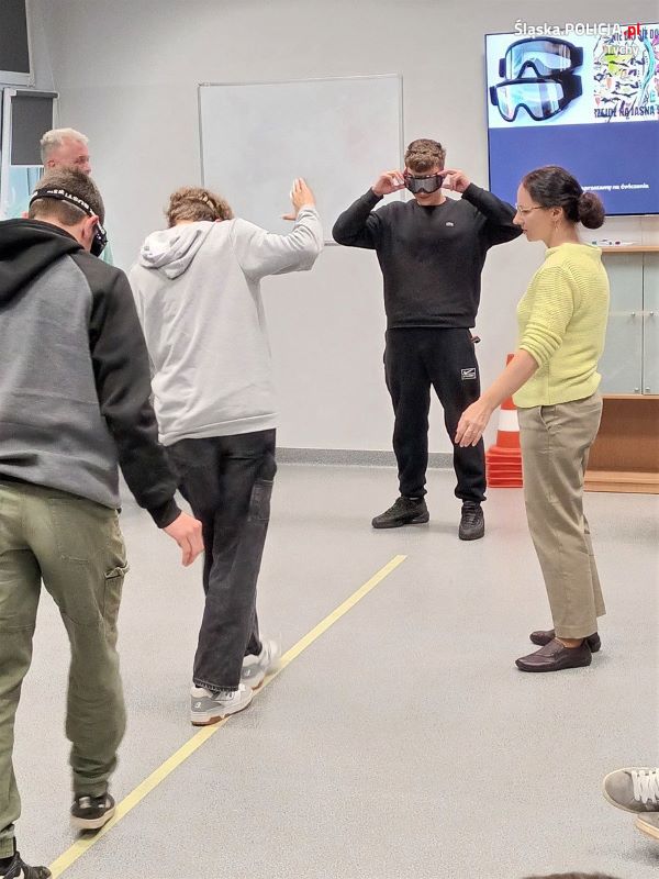 Edukacja o uzależnieniach: młodzież poznaje zagrożenia nowych narkotyków