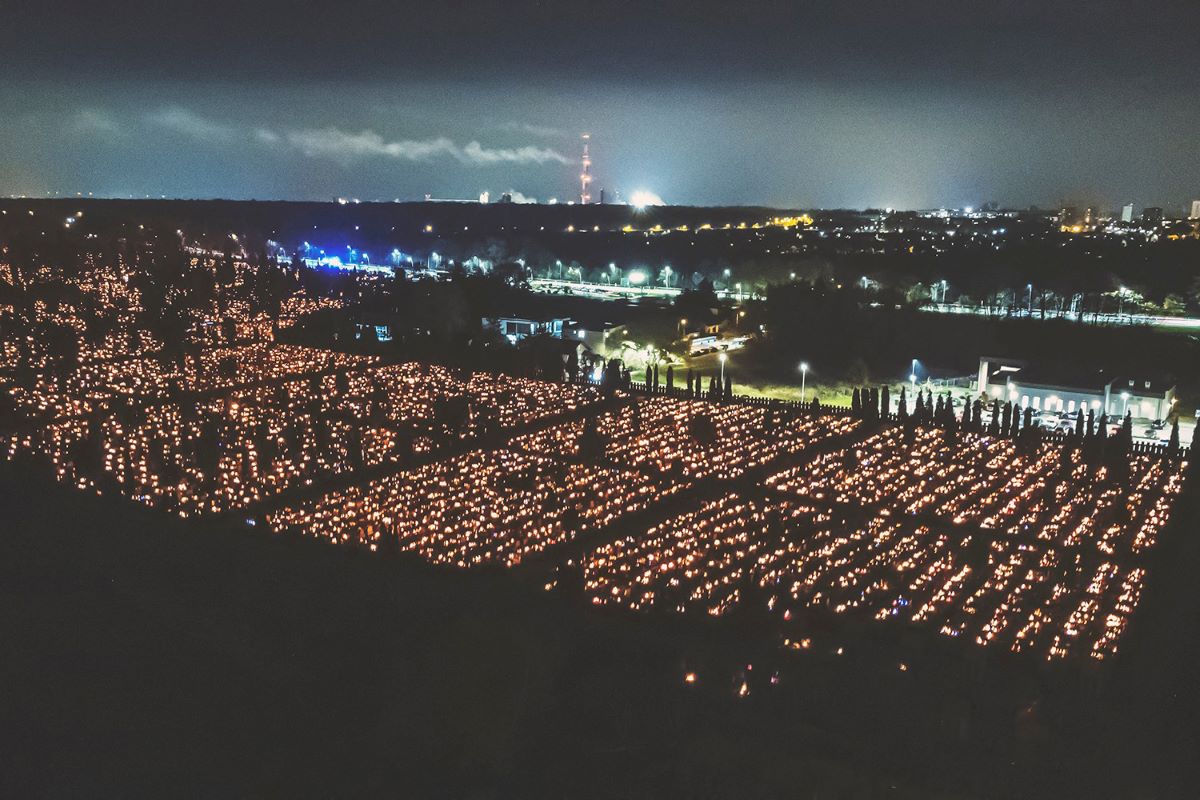 Tymczasowe zasady ruchu na Wszystkich Świętych – sprawdź, co się zmieni