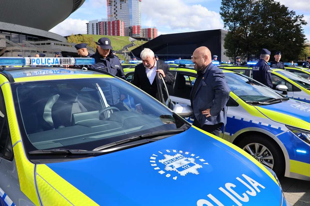 Nowy radiowóz dla Komisariatu Policji w Orzeszu!