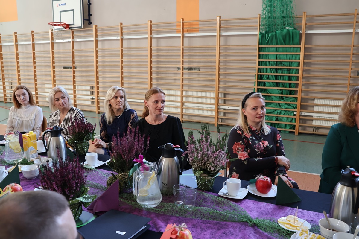 Nagrody Burmistrza dla dyrektorów i nauczycieli szkół i przedszkoli